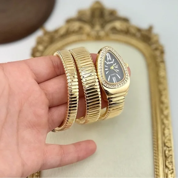 HOT ITEM – Serpenti-Inspired Gold Coil Watch – Bestseller! - Picture 5 of 17